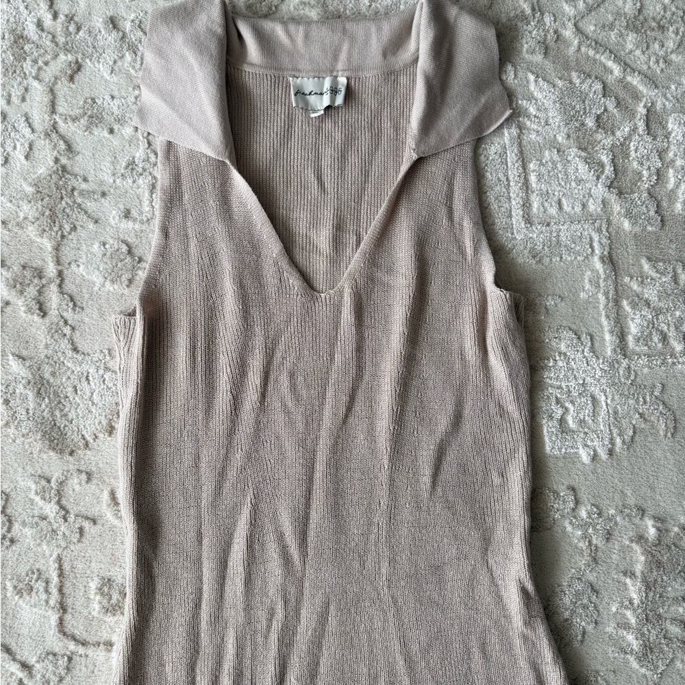 Sleeveless V-Neck Knit Sweater dress in Light Taupe